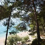 Beach House Mokalo